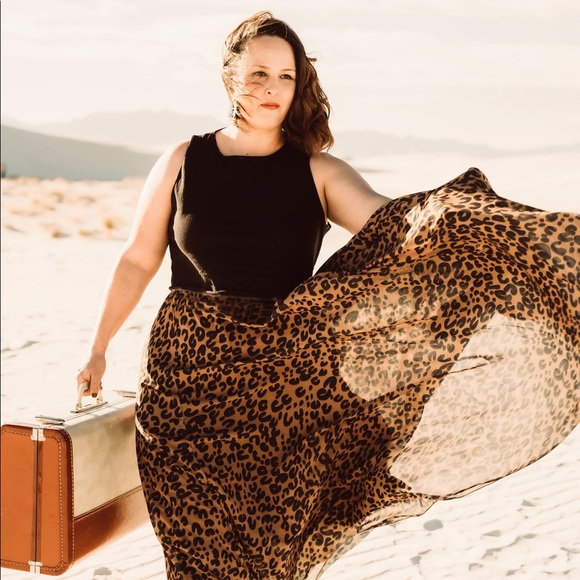 Meet your Posher, Larhea - Picture 1 of 5